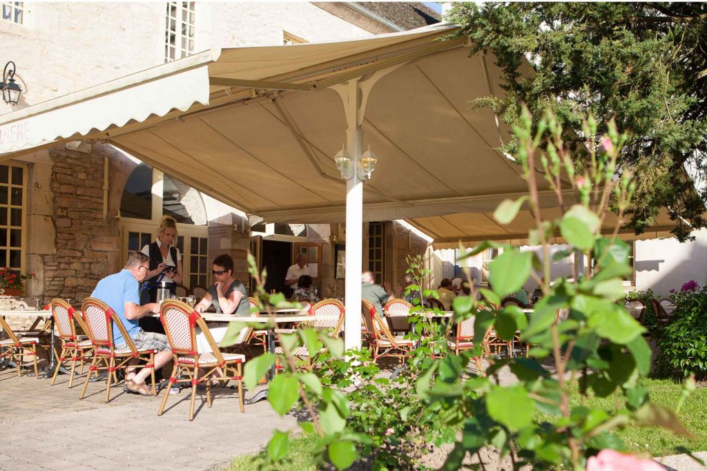 Terrasse de restaurant au camping