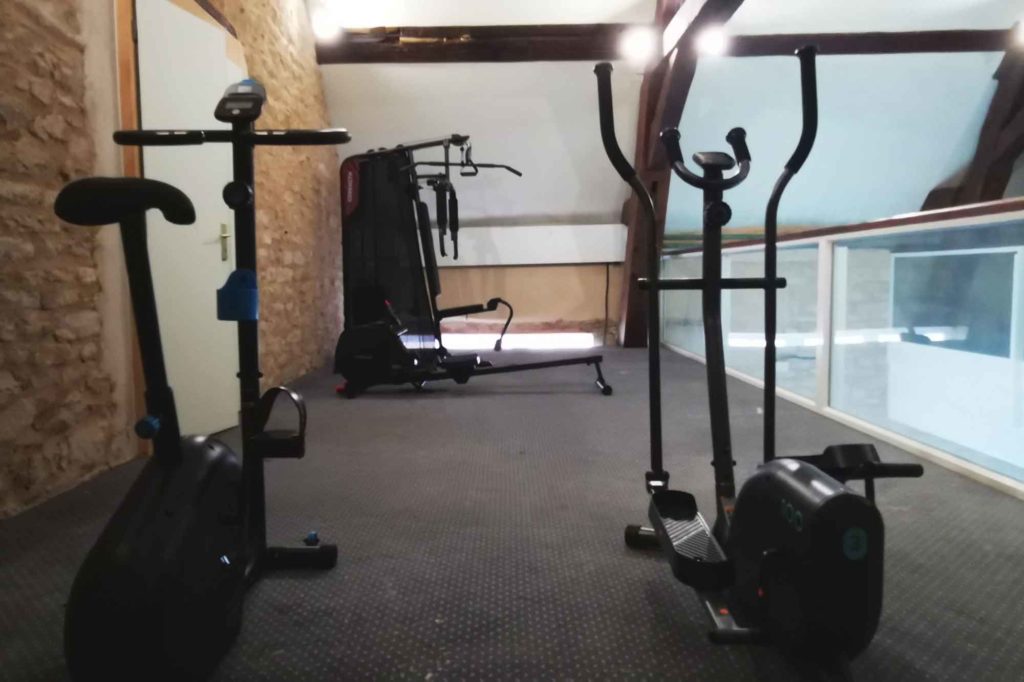 Salle de fitness au camping Bourgogne Château de l'Epervière